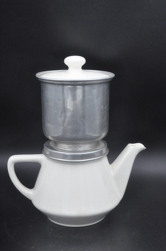 Vecchia caffettiera italiana - vecchia,